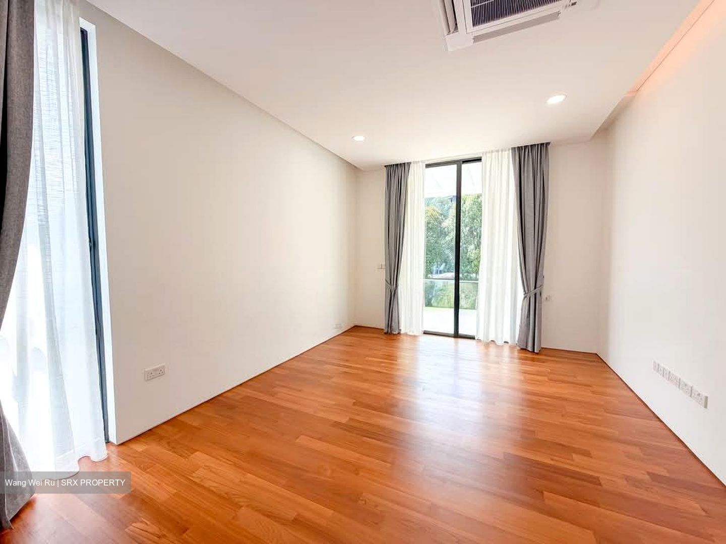 West Coast Road (D5), Terrace #558424451